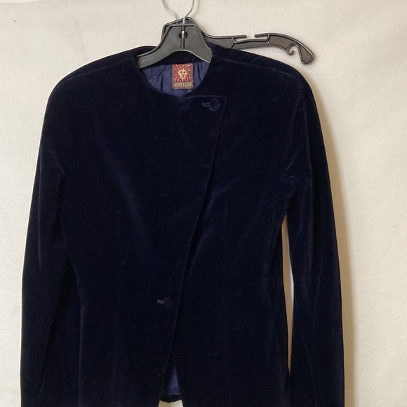 Ann Klein size 6 velour blazer. Dark Navy.Fully lined. Vintage. Shoulder pads. - Picture 8 of 8
